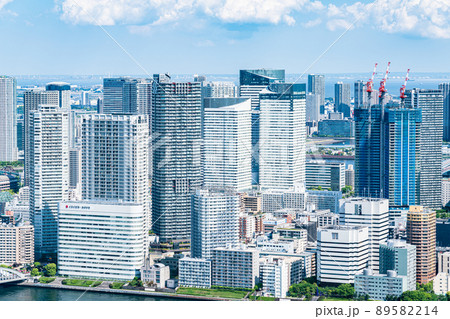 都会のビル群 - CLIP