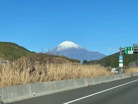 静岡・富士 2024年 富士山が見える「東名高速・富士川サービスエリア」にて初日の出！