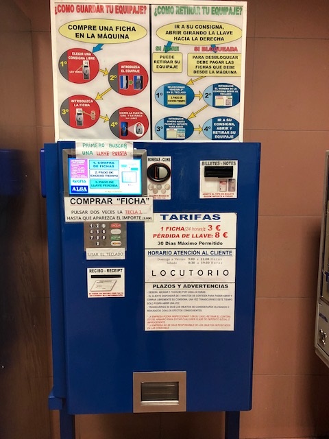 神戸市東灘区 いつの間に？阪神御影駅海側、コインロッカー横に、ガチャガチャが設置されています。200円～号外NET 神戸市灘区・東灘区