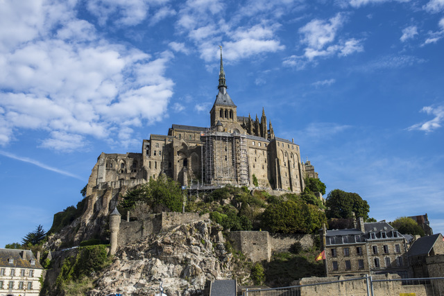 幸せいっぱいのプリンセス体験もできる！中世ヨーロッパ スコットランド の本物の古城を移築した『ロックハート城』ロータスタウン－クルマとあなたをつなぐ情報サイト