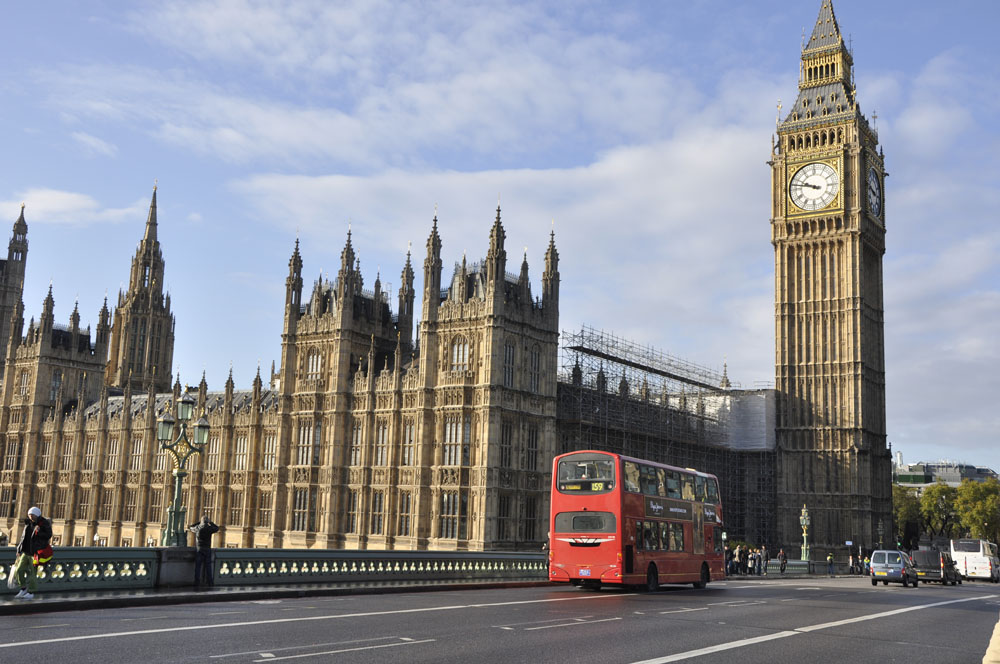 ロンドンの時計台ビッグベン 国会議事堂 徹底ガイド！イギリスを象徴する人気スポットロコタビ