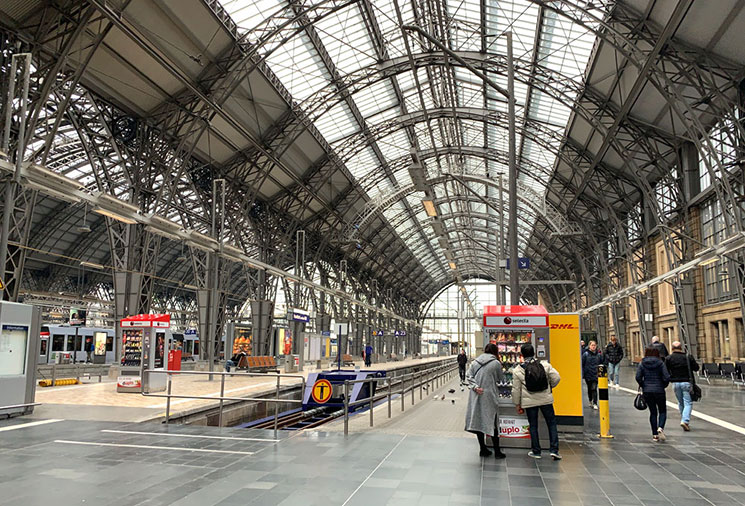 威風堂々 ケルン大聖堂の夜景絶景事典