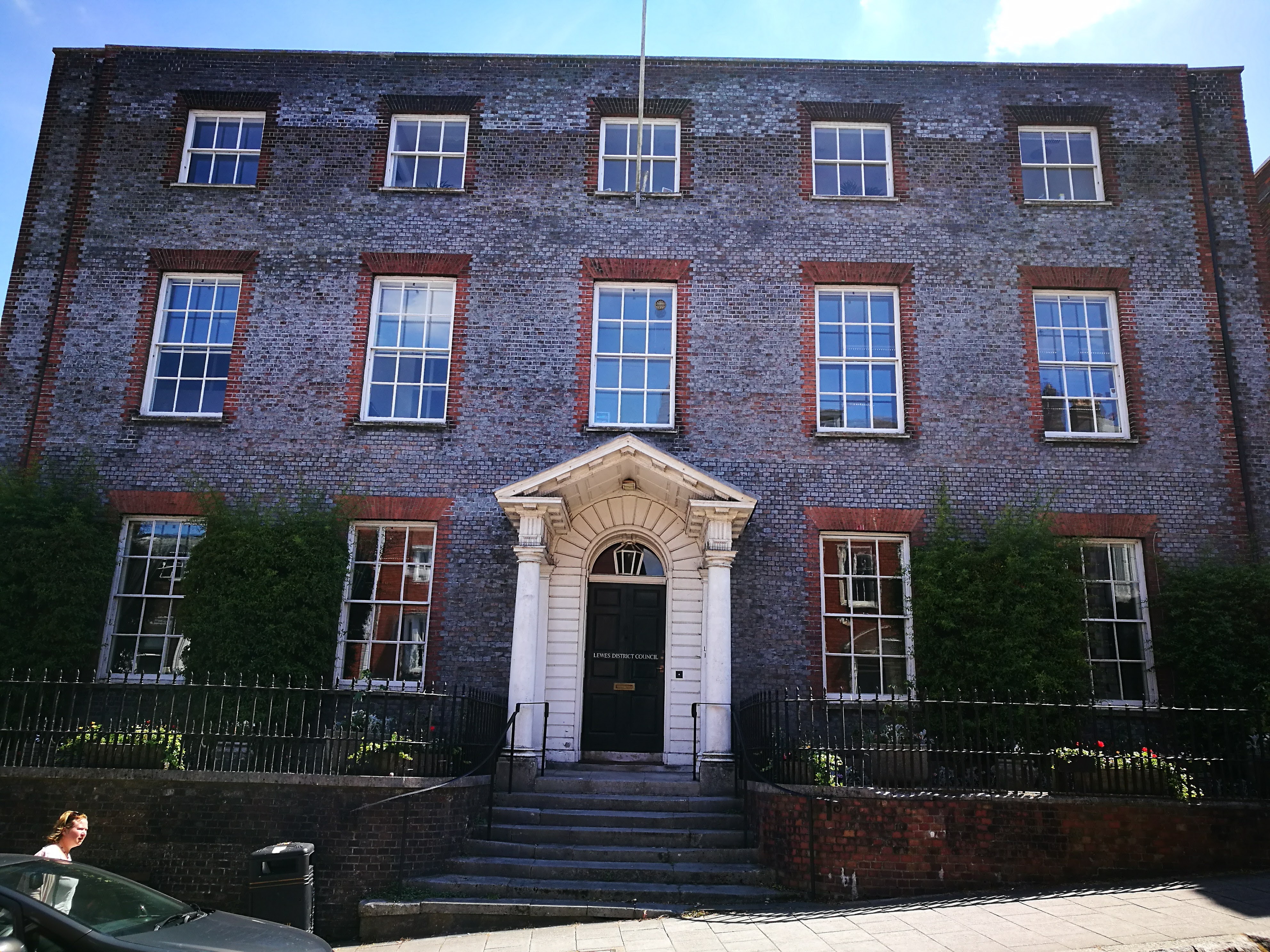 イギリスのインターネット環境を徹底解説！Wi-Fi事情はロンドンなら良好？ 渡英前の準備に- 海外Wi-Fiレンタルショップ