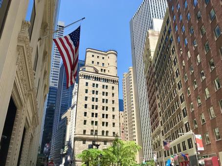 ニューヨーク、ウォールストリート周辺の歴史のある街並み : ニューヨークの遊び方