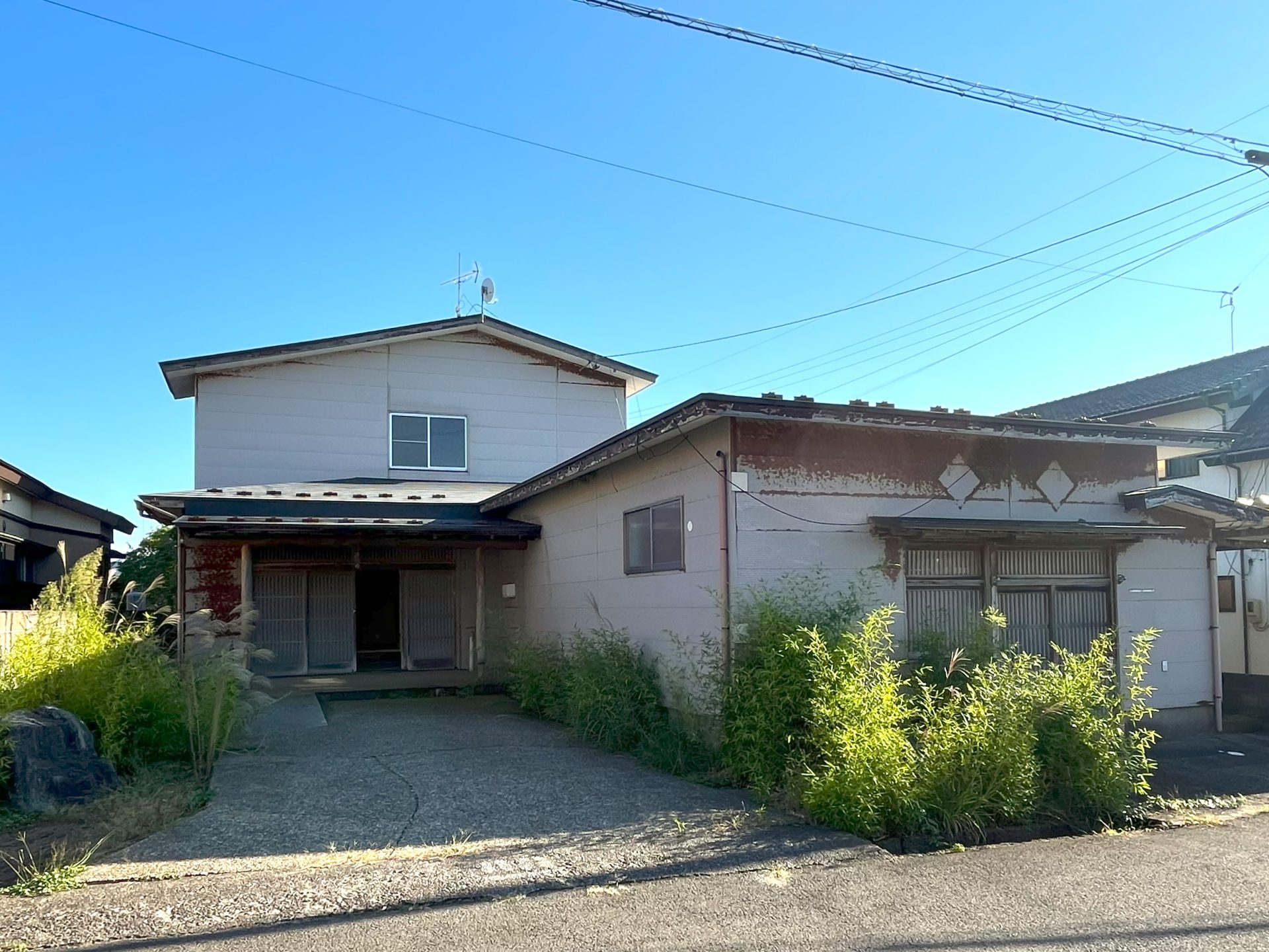 マイクラ 花が咲き誇る廃墟の城壁マイクラ速報