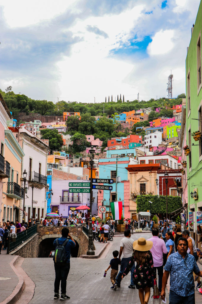 女子旅ガイド メキシコの古都巡りでカラフル雑貨や絶景も