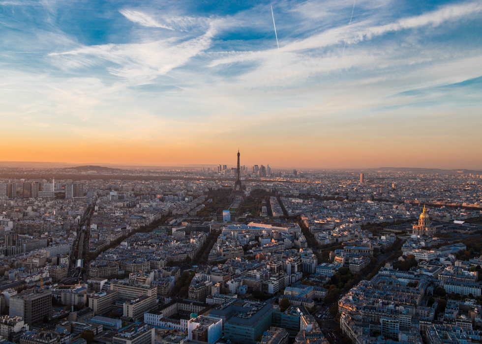 パリ、フランスのランドマーク、エッフェル塔、夜景プレビュー10wallpaper.com