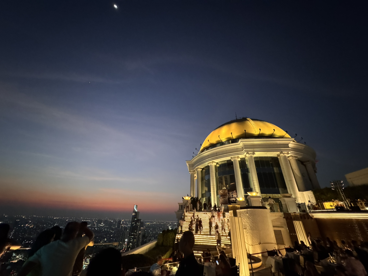 バンコクのスカイバー。ハングオーバー2に出てきたロケ地「シロッコ Sirocco 」を紹介。タイ一択