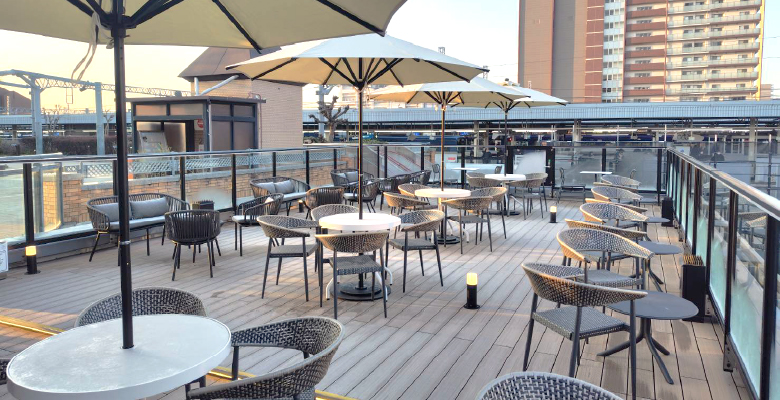 なないろカフェ 尼崎城・阪神尼崎駅から徒歩3分 ノスタルジックなカフェ＆バ