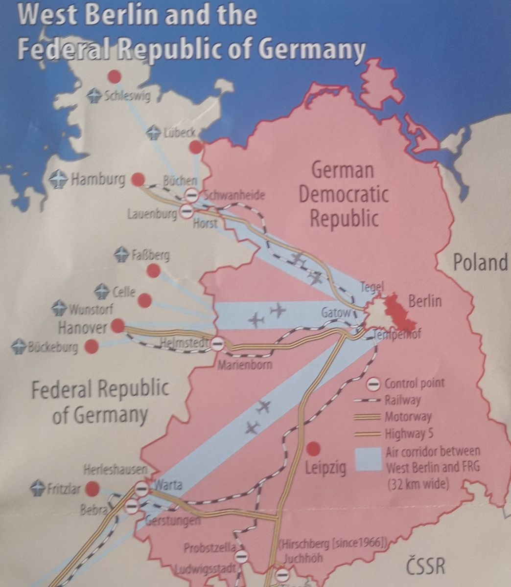 8月13日は何の日 61年前、「ベルリンの壁」の建設が始まるツギノジダイ