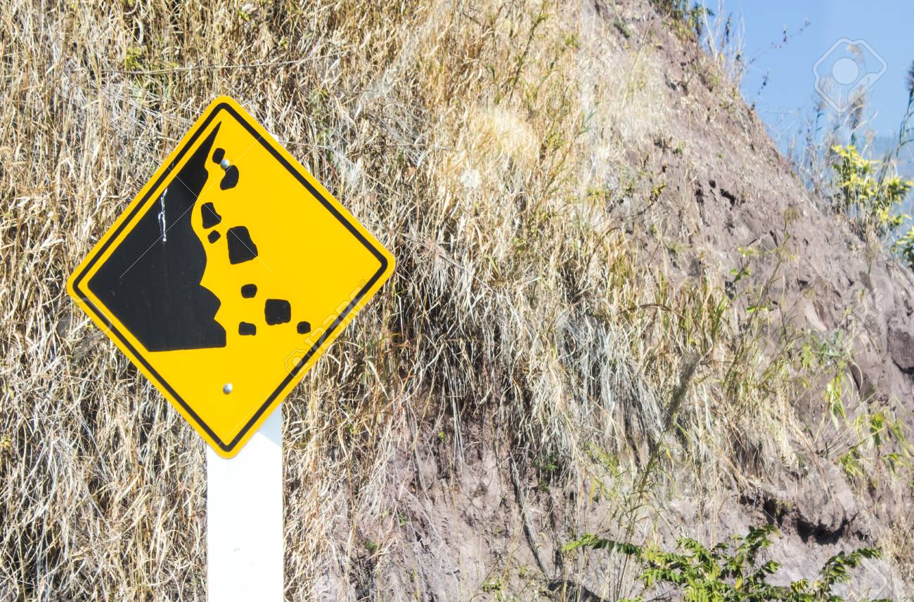 落石注意 看板 丸のイラスト素材119271738-