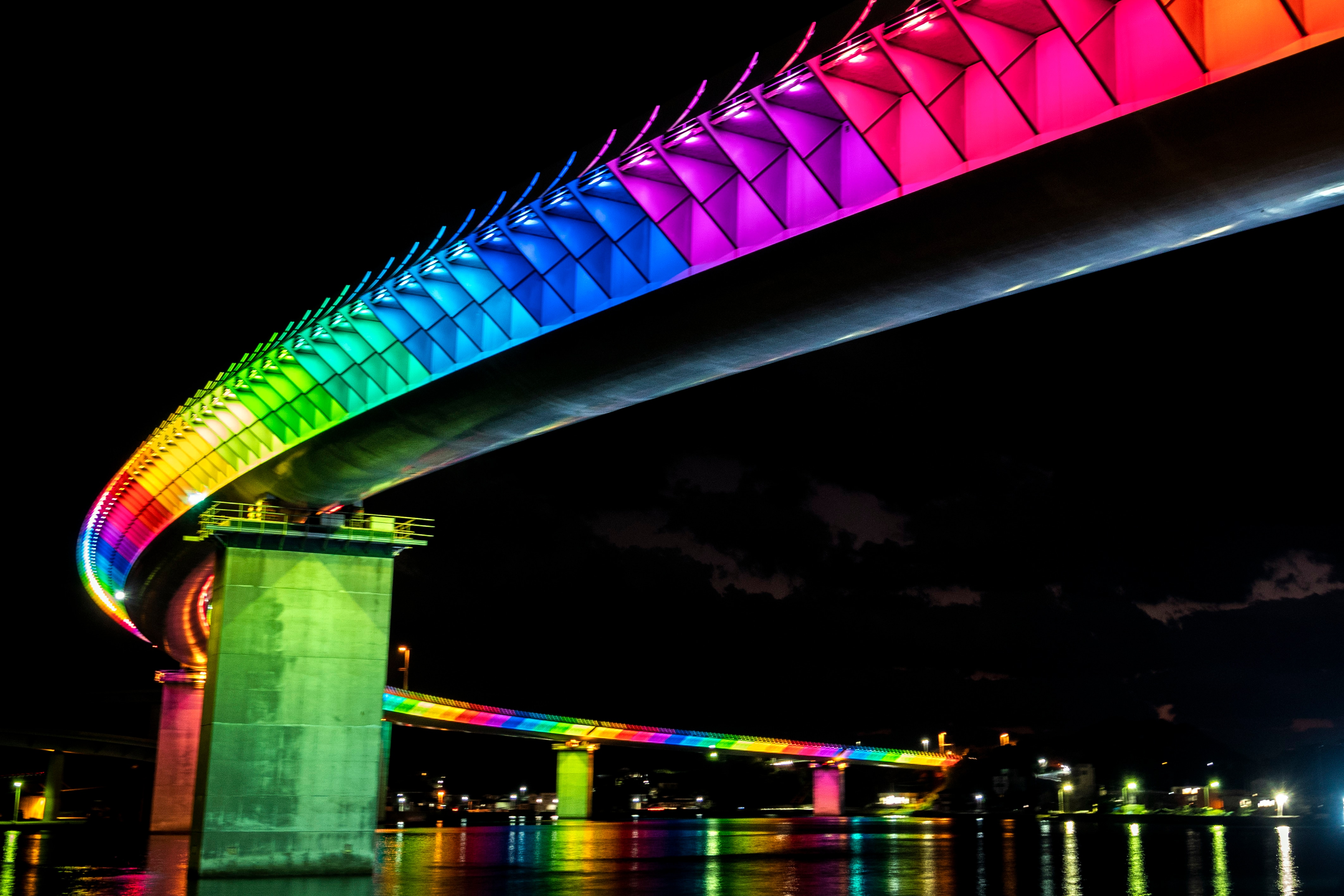 真夏の海を渡り切れ！ 8月11日、牛深港の「ハイヤ娘」像が見守る中、カヌー長島海峡横断大会の開会式が牛深で開催されました！子どもたち約３０人が、たくましく牛深港を出発。 2時間かけて海峡を渡り切りました。牛深ハイヤ牛深牛深港天草熊本長島鹿児島