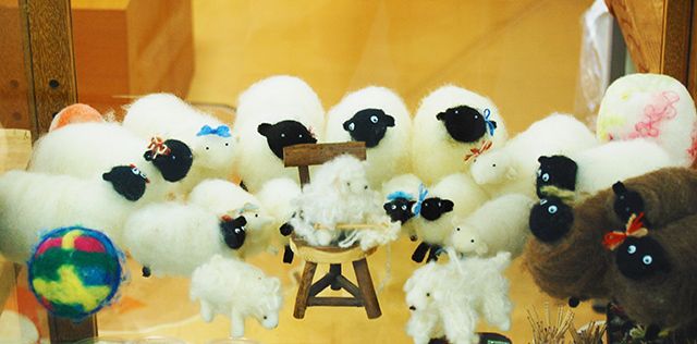 六甲山牧場の人気お土産似顔絵描きの牧場日和