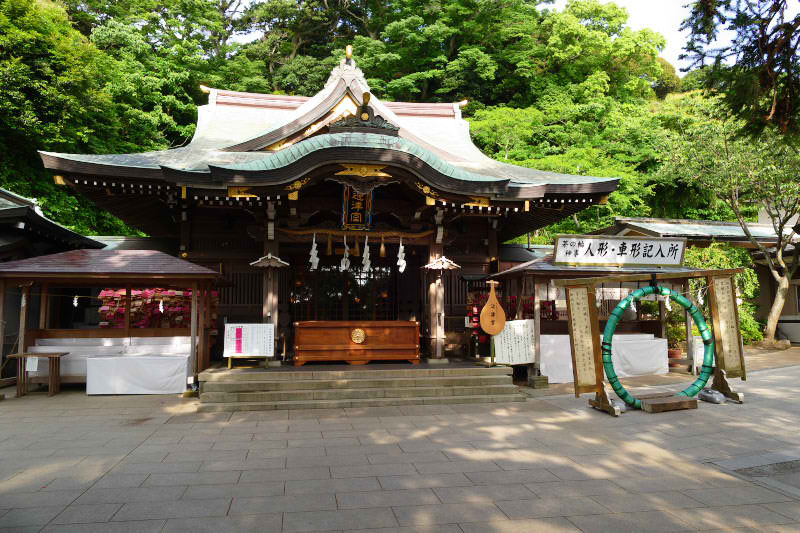 スラムダンクの「聖地巡礼」 鎌倉高校前駅の踏切 神奈川県鎌倉市- 日本経済新聞