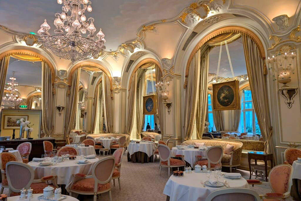 リッツ・パリの「レスパドン」、ウジェニー・ベジアが率いる美食レストラン - Sortiraparis.com