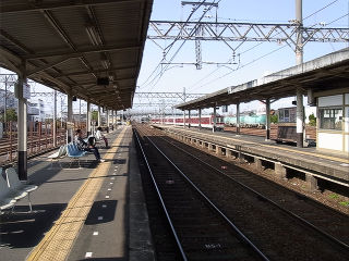 海山道神社から塩浜駅へ向かう途中で見つけた地蔵堂 四日市市馳出町– 神宮巡々３