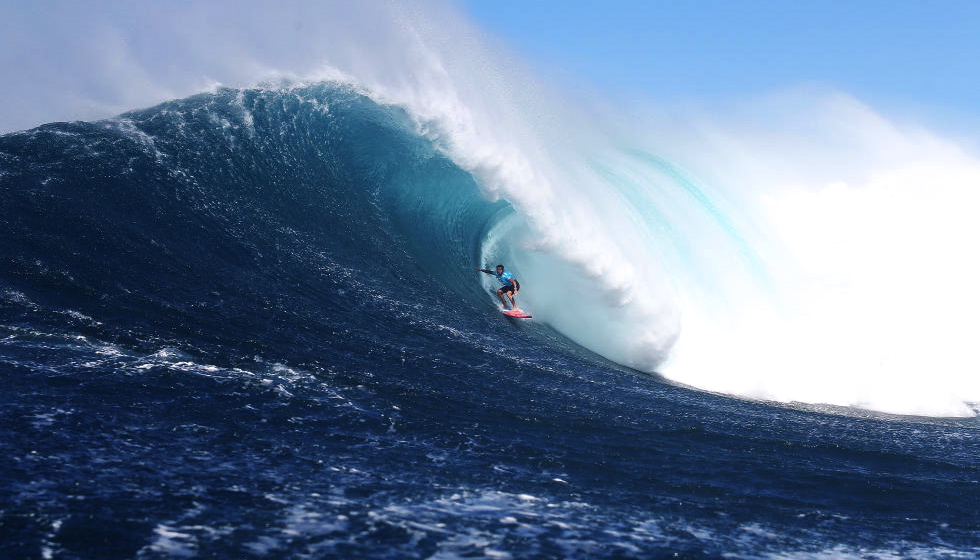 〖ハワイ〗大興奮のビッグウェーブ 夏のワイキキサーフィンって最高すぎ ♥️