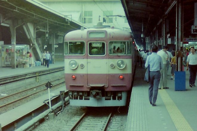 JR常磐線E531系赤電編成のグリーン車に乗る: Express Travel