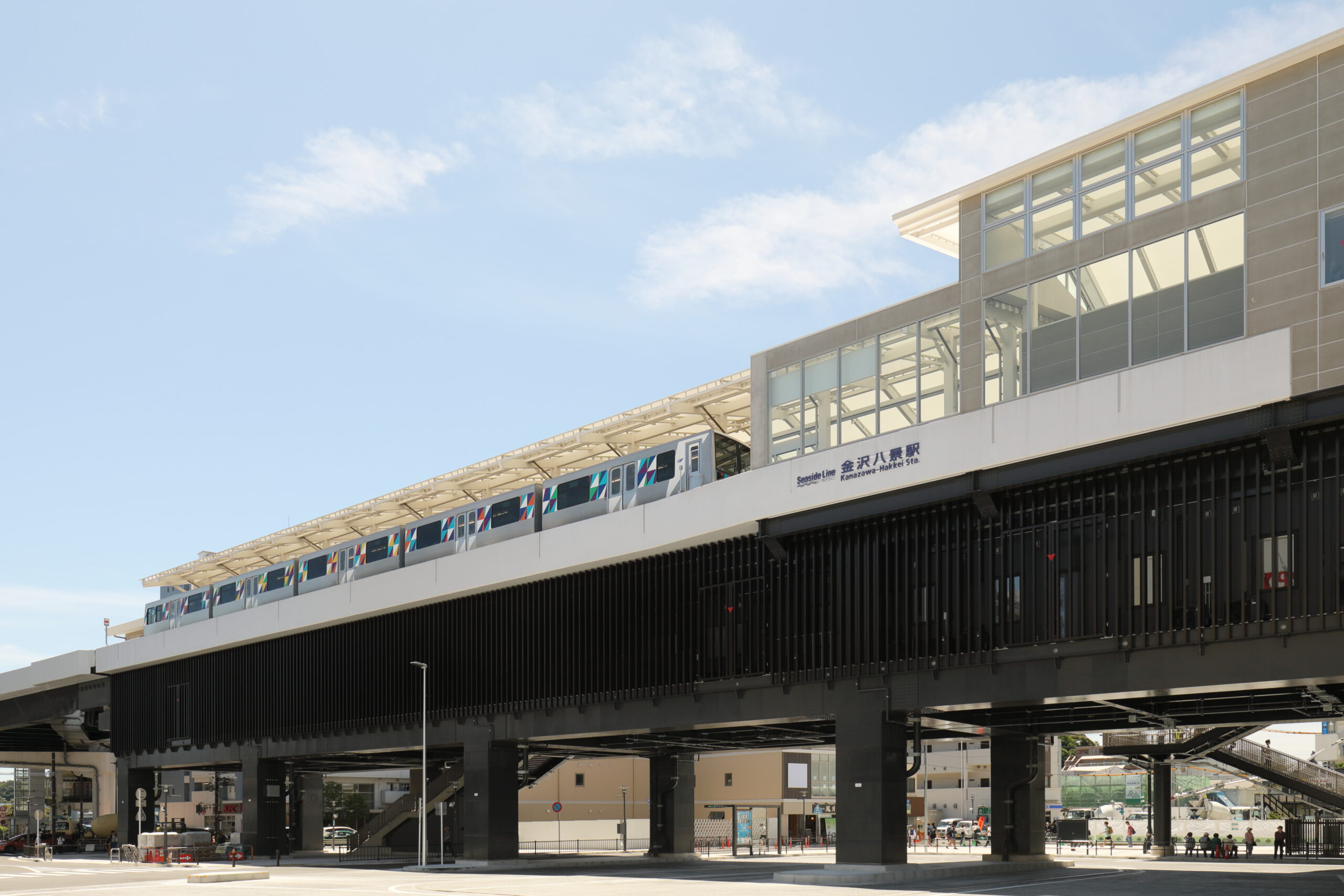 京浜急行電鉄本線 逗子線 金沢八景駅の駅情報、データ、写真などを掲載