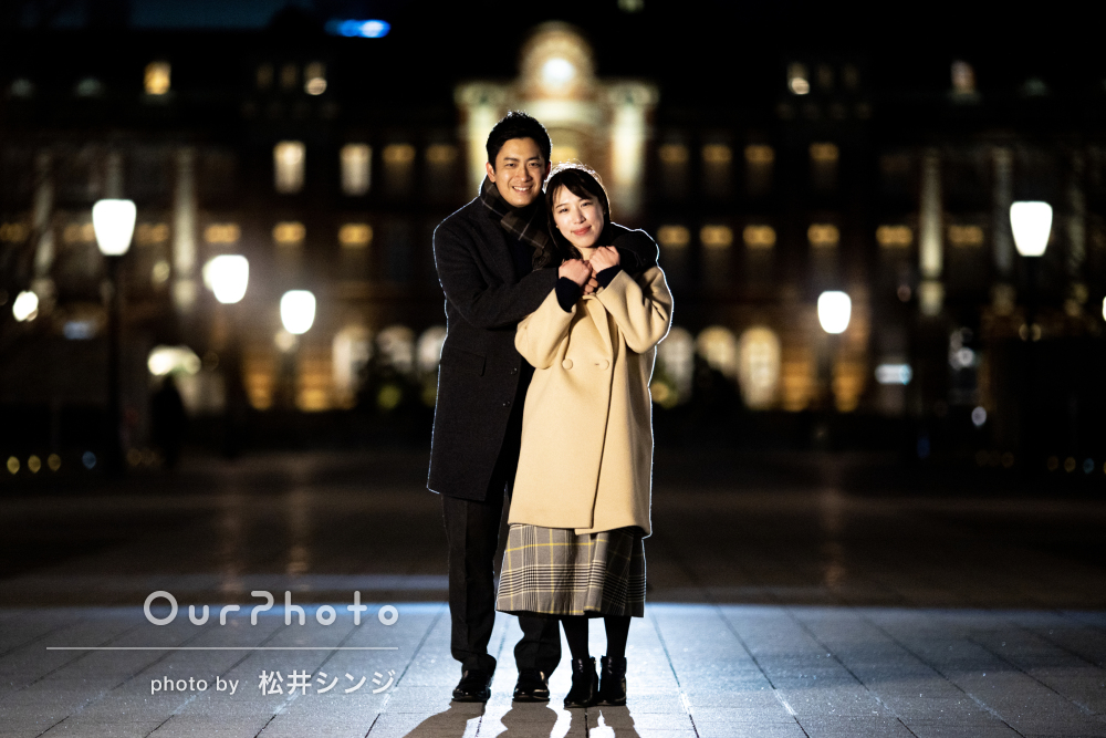 無料写真深セン市の夜景と鉄塔の先に座るカップルパブリックドメインQ：著作権フリー画像素材集