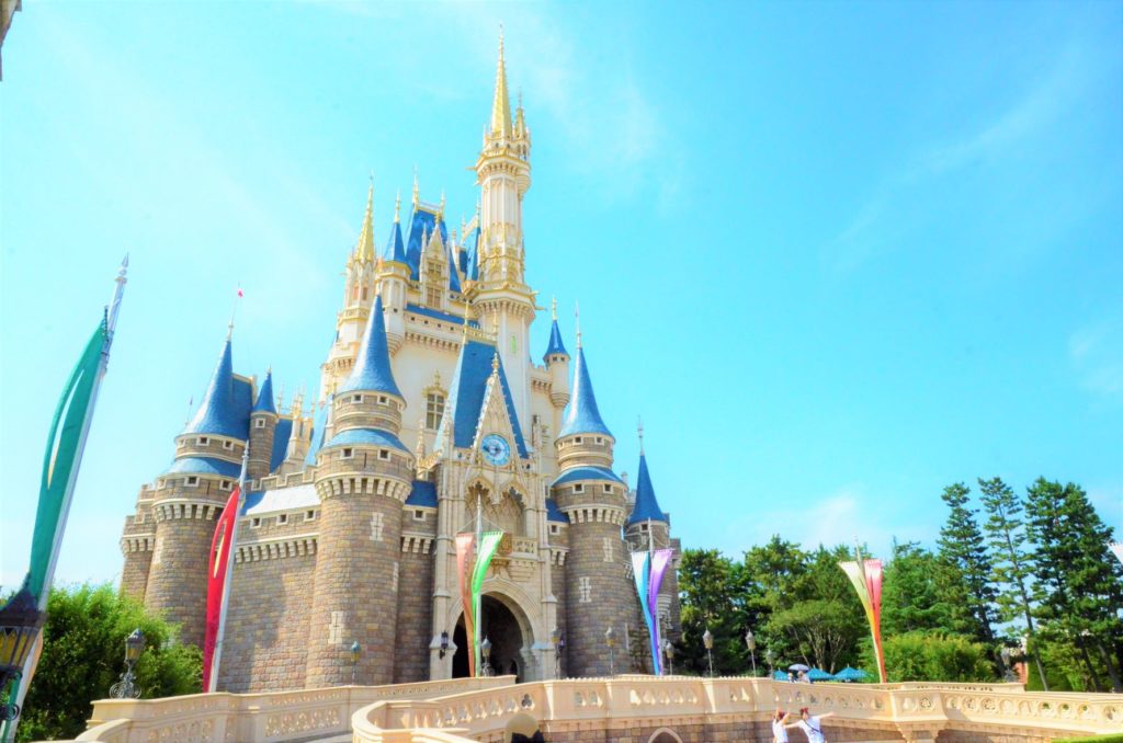 シンデレラ城通路壁面のモザイク画をイメージ！東京ディズニーランド イヤリング