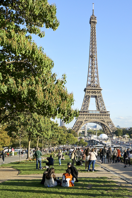 エッフェル塔のおすすめ撮影スポットO'Bon ParisEasy to be Parisian