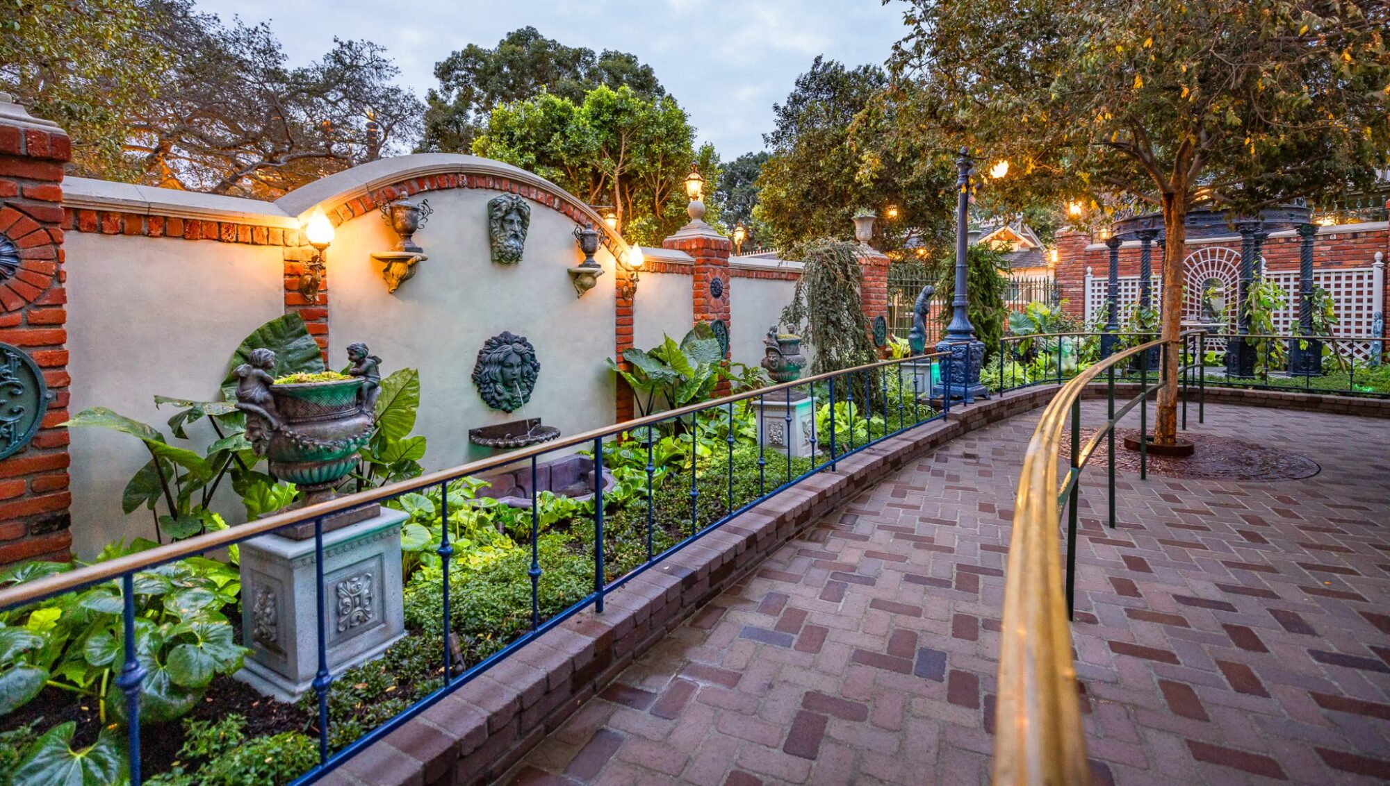 ホーンテッドマンションで新たな体験を カリフォルニア・ディズニーランド・リゾートミッキーネット公式サイト