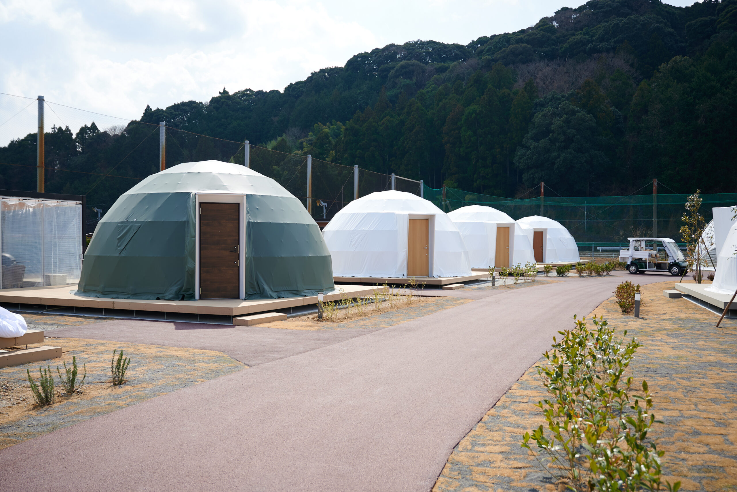 公式 Glamping&Port結静岡県島田市の旧小学校でグランピング