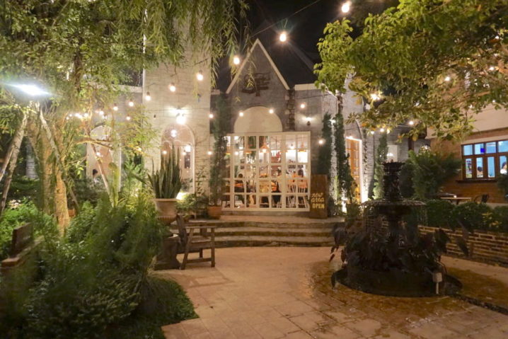 ヨーロッパのクラシックなカフェWorldVoyageTravel & Culture Magazine