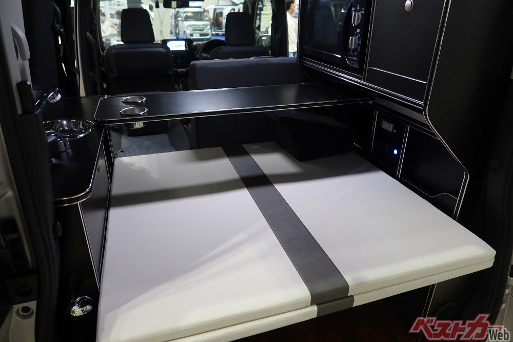 トヨタ新型「ノア」がキャンピングカーになった！ 後席使えて普段遣いできる秘密とは～カスタム・アウトドア・福祉車両・モータースポーツなどのカーライフ情報が満載～ AUTO MESSE