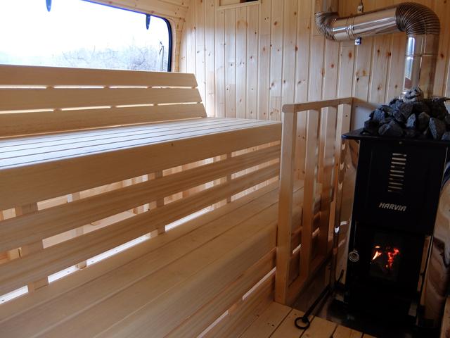 コンテナワークスのコンテナサウナなら駐車場1台分🚗にサウナとデッキが作れます！ ご自宅用に！イベント用に！ 空きスペースにいかがですか！😎✊🧖‍♀️サイズ