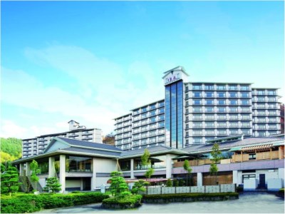 箱根の雄大な景色を望む「箱根吟遊」は “和モダン”の草分け的存在の宿寛ぎの旅館か開放的なリゾートか 日本の夏の癒やし宿