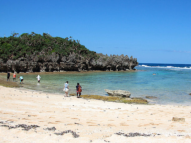沖縄のゲイビーチ「新原ビーチ」