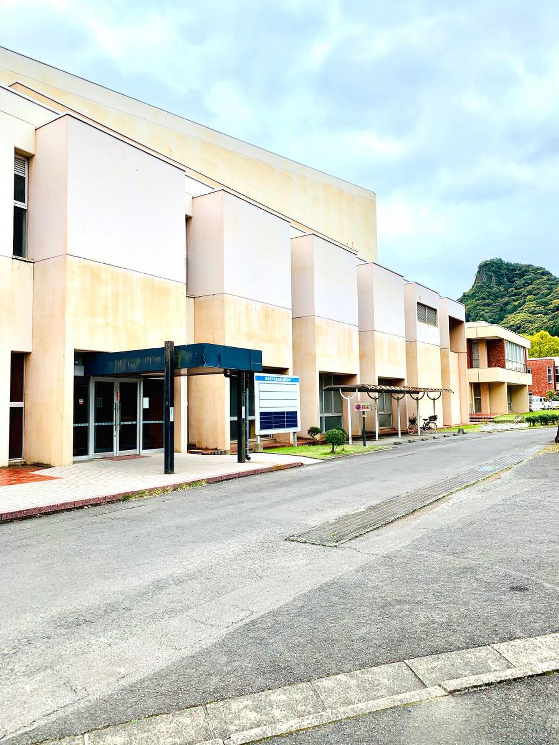 佐賀県西部の文化交流拠点、再生へ 武雄市文化会館が6月から休館、2027年リニューアル 大ホールは長寿命化で存続行政・社会佐賀県のニュース佐賀新聞