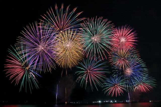 水郷おみがわ花火大会2025の屋台や穴場スポットは？アクセスや駐車場や交通規制は？そらいろ～日本が魅せる多彩な表情～