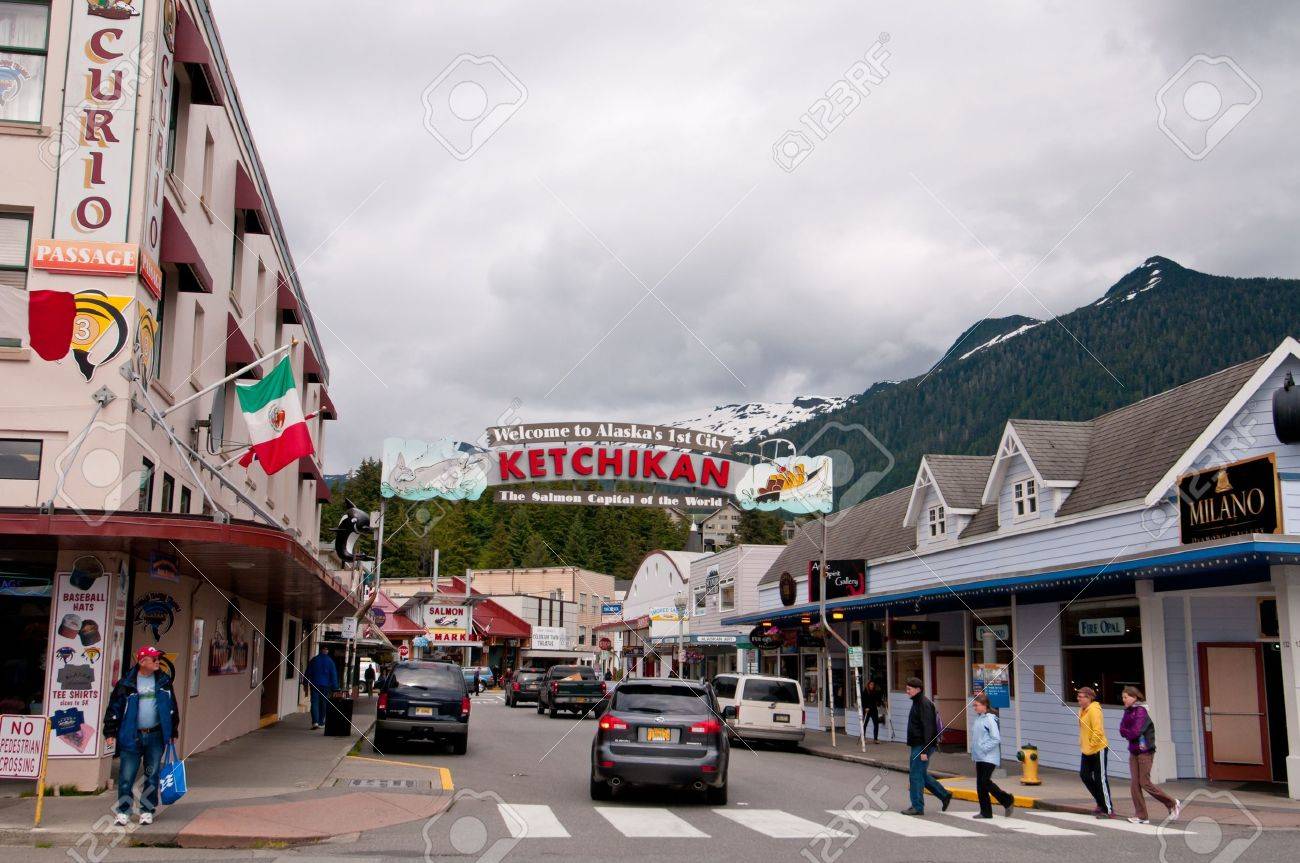 アメリカ合衆国アラスカ州アンカレッジのダウンタウンにあるFストリート4番街にある歴史的建造物 —ストック編集用写真©jiawangkun 414269678