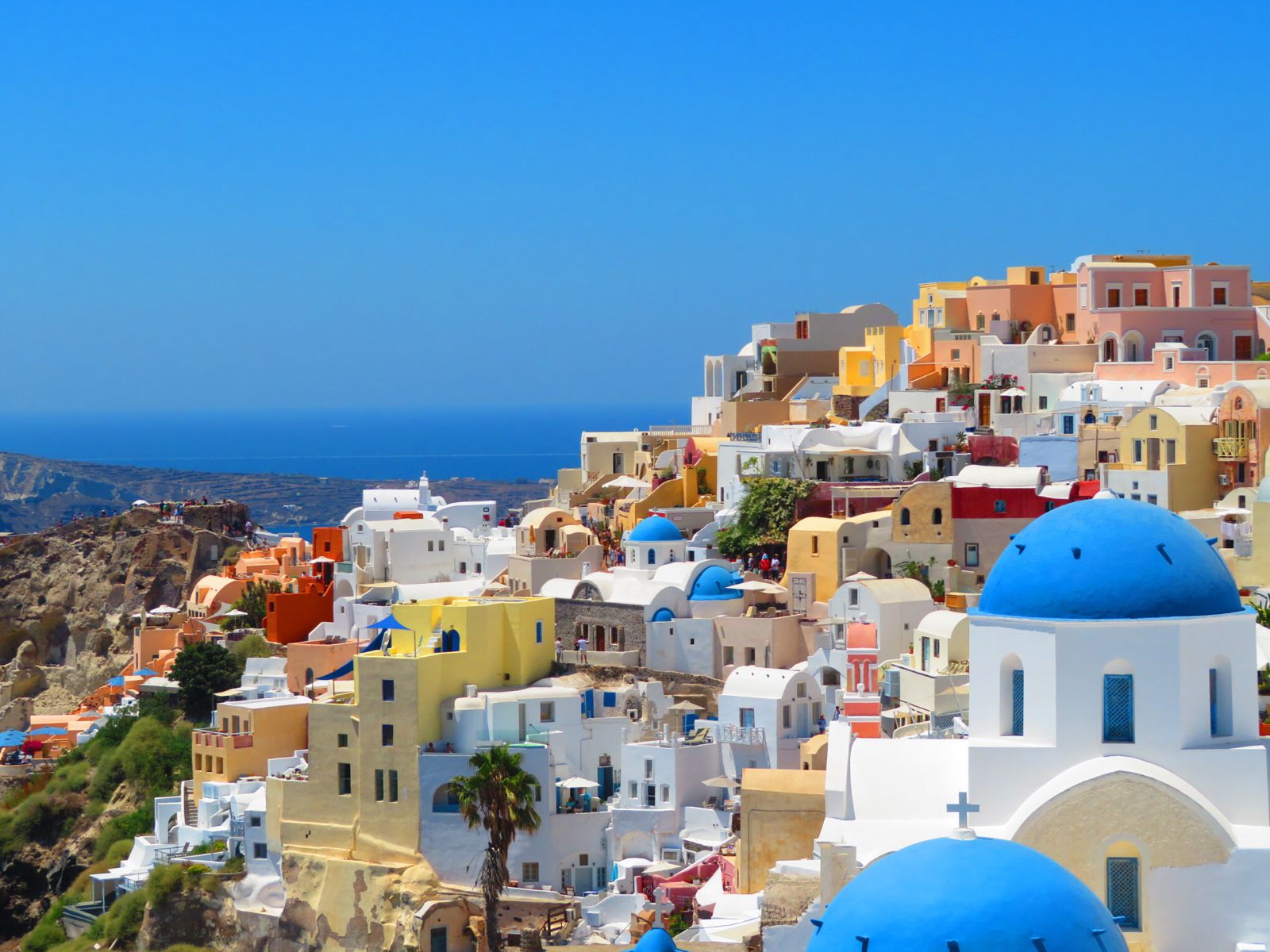 夏に美しい黄金の光でヨーロッパの古い都市の美しい景色の写真素材・画像素材 Image 61663783