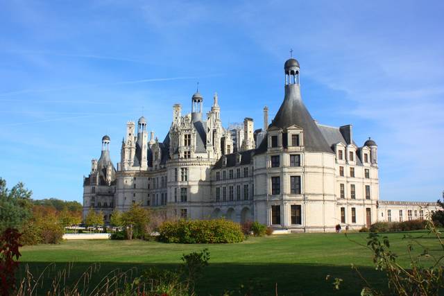 息を飲む美しさ！優雅で幻想的な ヨーロッパの古城・宮殿キナリノ