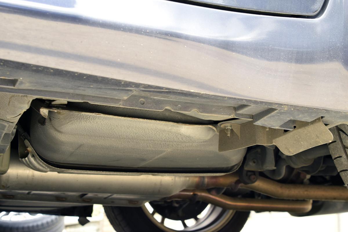 ラベルと下から車 - 自動車のベクターアート素材や画像を多数ご用意 -