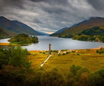 インバネス発グレンフィナン高架橋とグレート グレン プライベート ツア