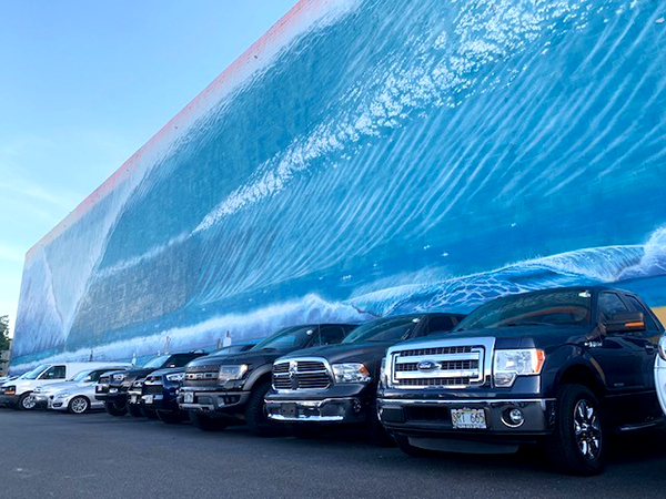 アメ車のクラッシックカーホノルルオートレンタルレンタカーで楽しむハワイレンタカーで会えるハワイの風景ハワイレンタカースタイルハワイの交通ルールレンタカーで行くハワイグルメレンタカーで行くハワイビーチレンタカーで行くハワイショッピング