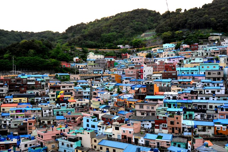 ソウルのスラム街：九龍村の独特な風景