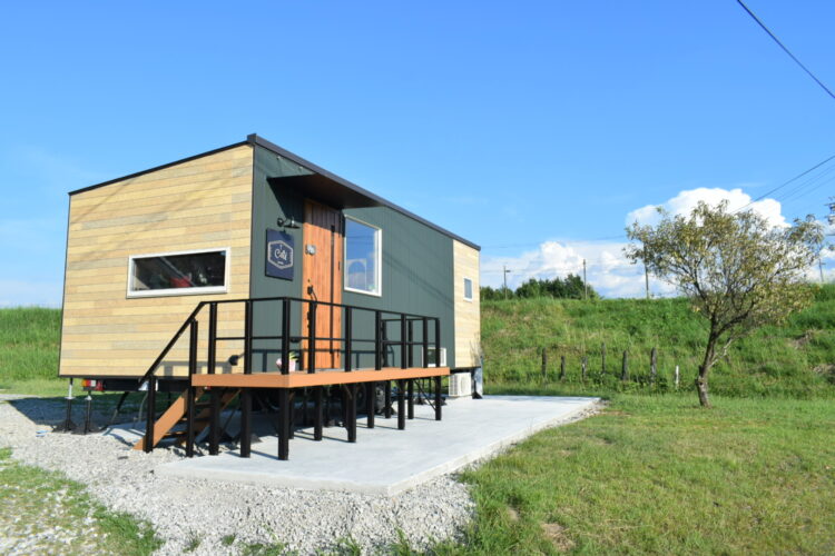 意外に広い？移動可能なトレーラーハウスHANDIY