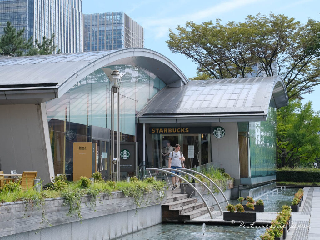 新しいスターバックス」皇居外苑 和田倉噴水公園店がオープン。ほかの店舗と異なる5つのポイントって？ - isuta