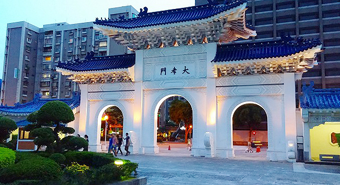 中正紀念堂 行き方・読み方と散策ガイドTABINEXT