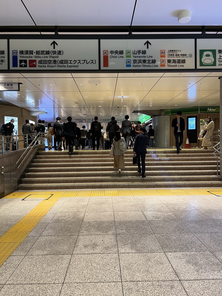 最新 東京駅改札内・改札外のスタバ全5店の行き方や営業時間、電源等を解説！ぱぱきりんpapa giraffe