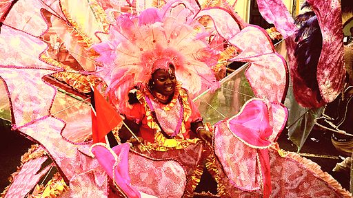 ロンドン名物のノッティングヒル・カーニバル、今年も逮捕者相次ぐ 写真10枚 国際ニュース：AFPBB News