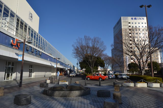 これが駅の入口！？ いったいホームはどこ？ - 珍鉄