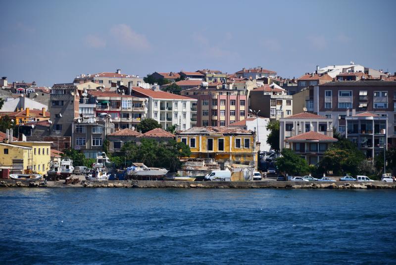 ロシアの軍艦、ボスポラス海峡を通過 対IS作戦に参加 写真9枚 国際ニュース：AFPBB News