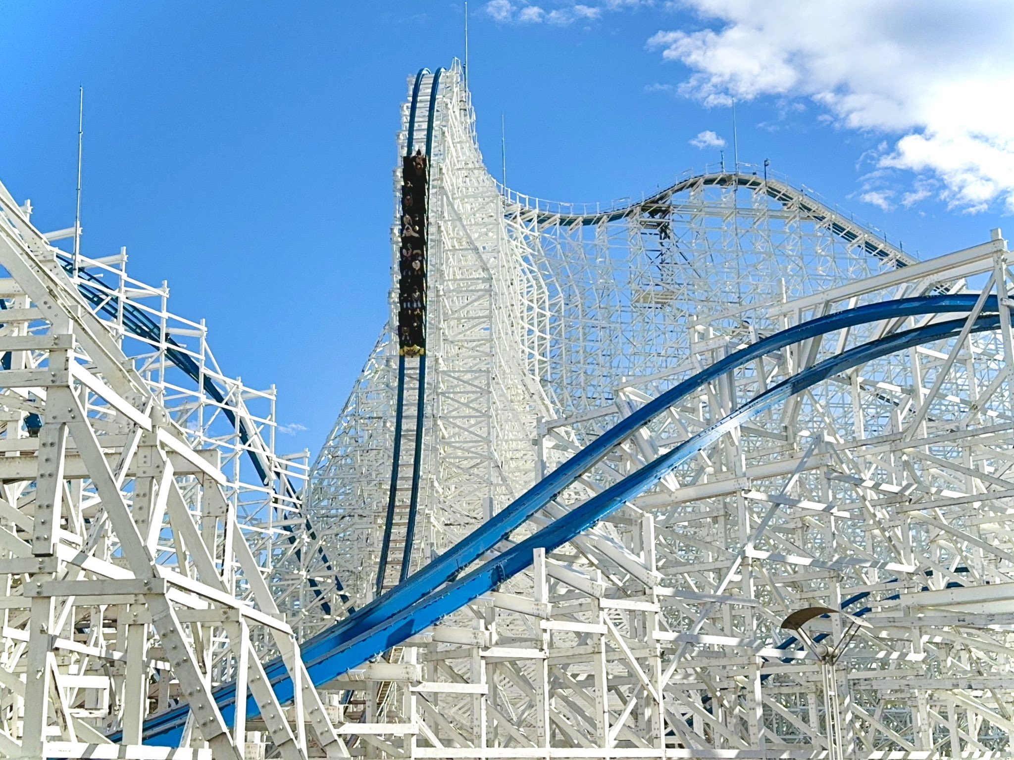 ジェットコースター 絶叫マシン 日本人 笑顔201324